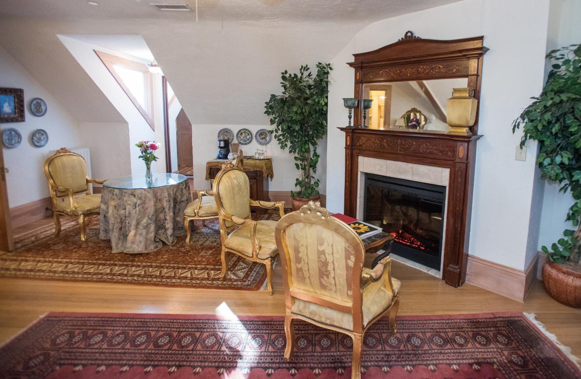 Gramercy Mansion Stevenson Room photo