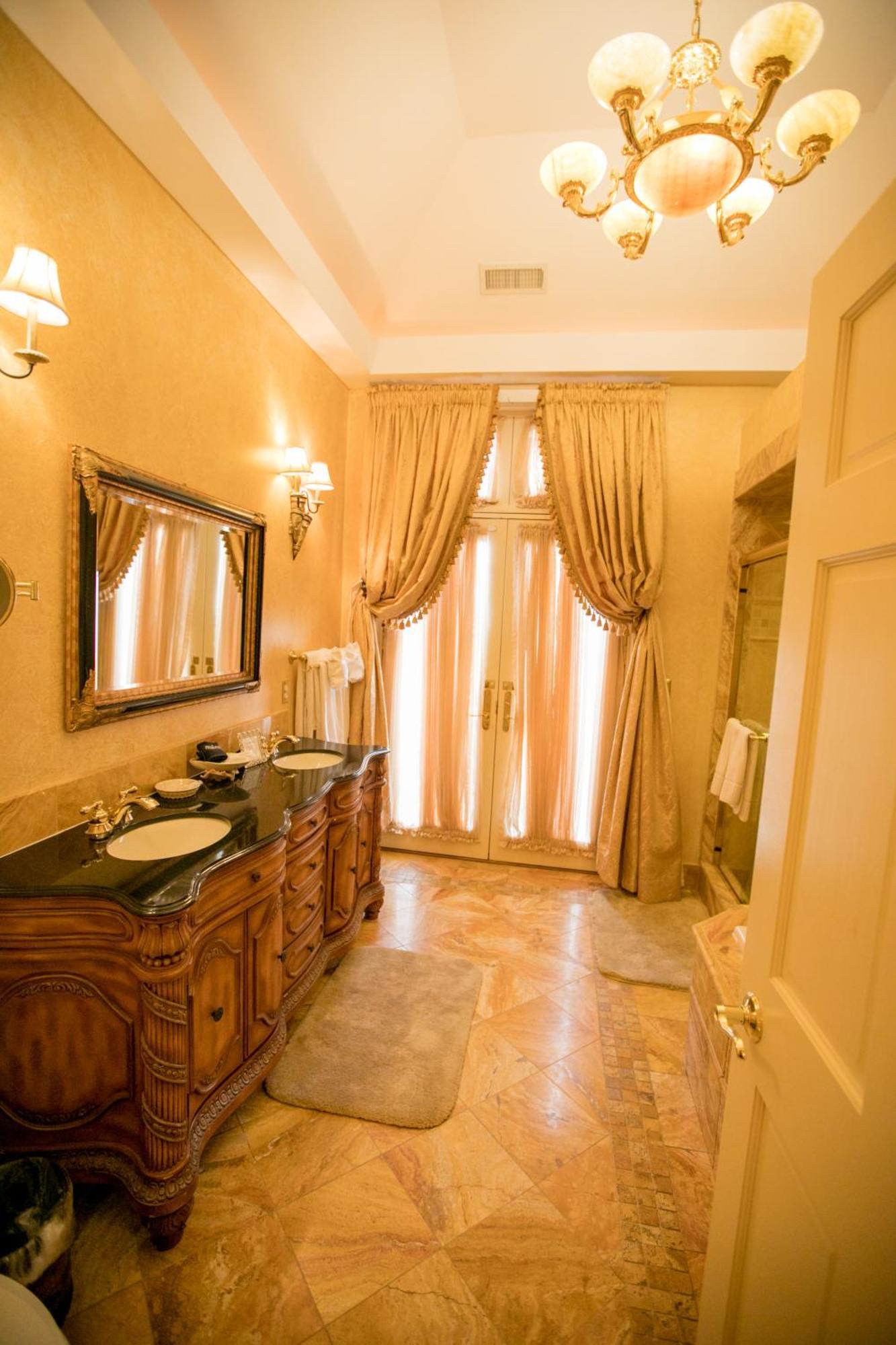 Gramercy Mansion Stevenson Room photo