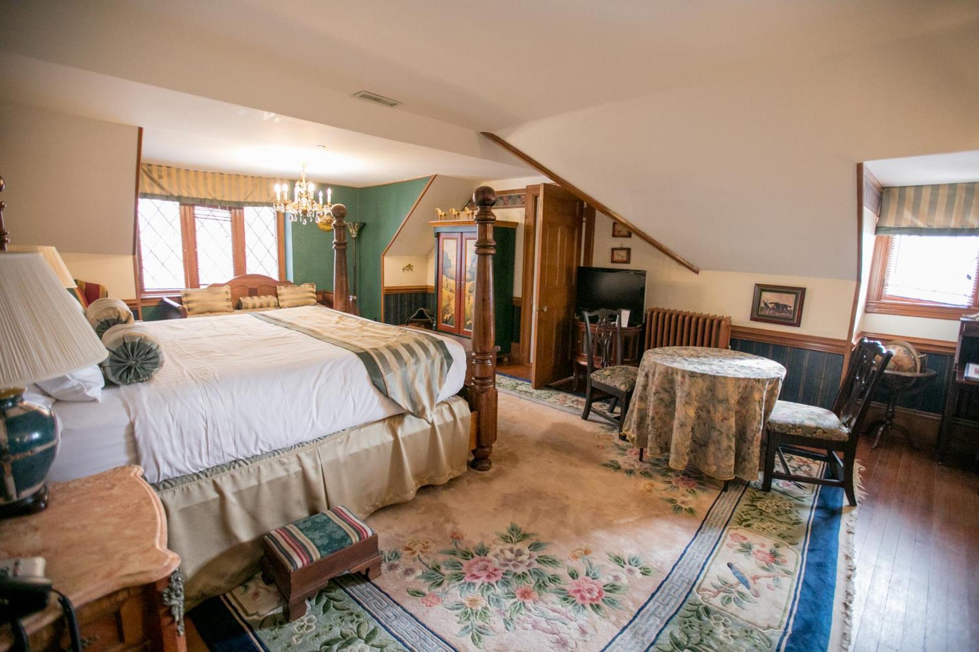 Gramercy Mansion Stevenson Room photo